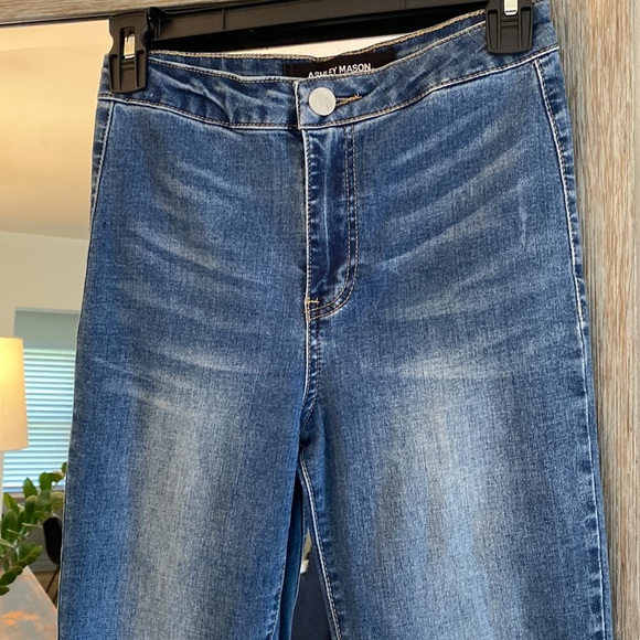 Ashley Mason, size 24 distressed high waisted skinny jeans, perfect condition! - Picture 2 of 7